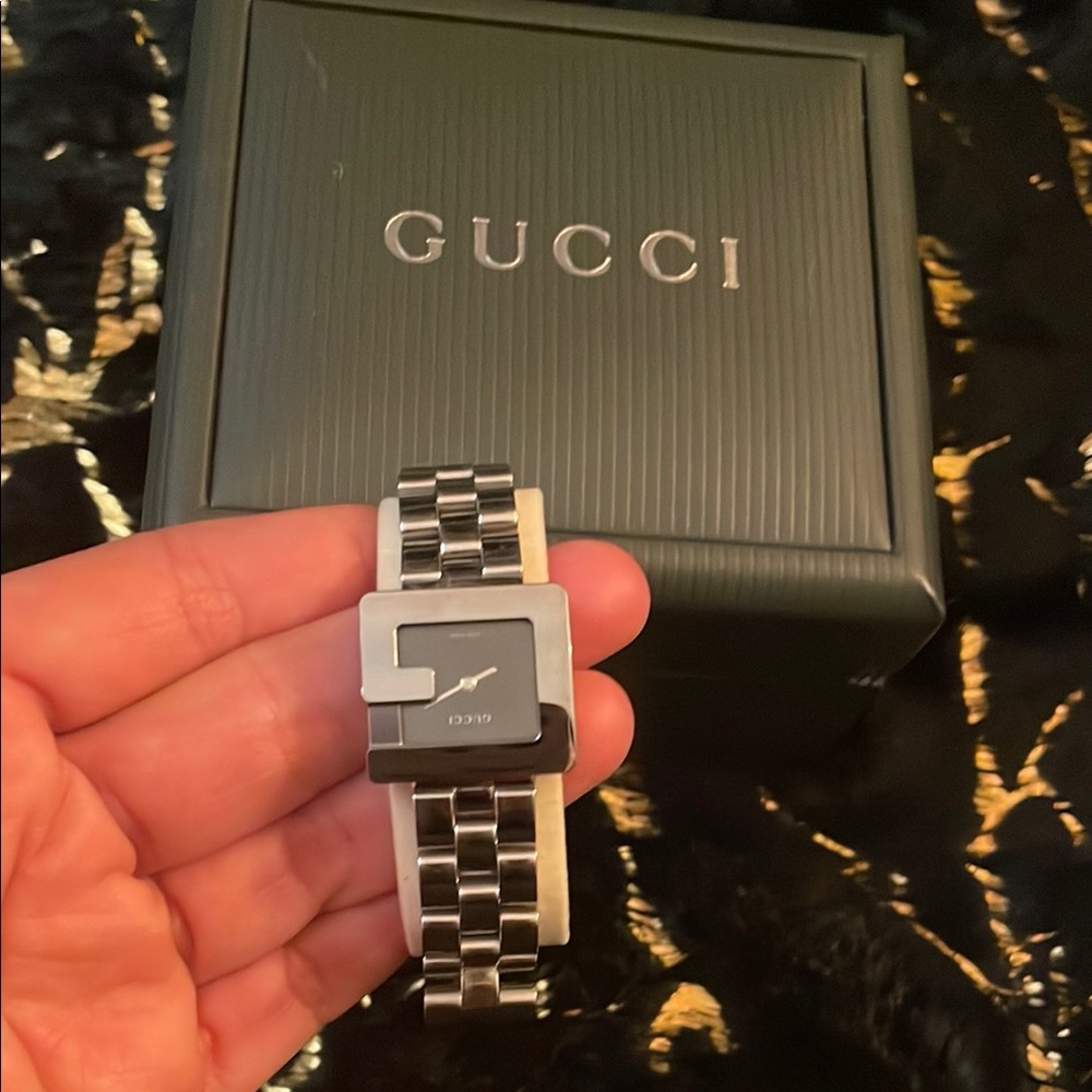 Gucci Silver and Black Men's Watch Bracelet